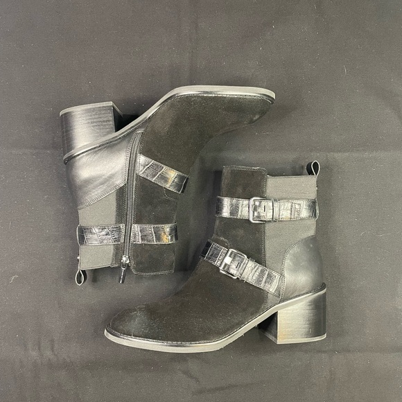 Donald J. Pliner Dahlin Womens Suede Embossed Ankle Boots - Picture 6 of 11